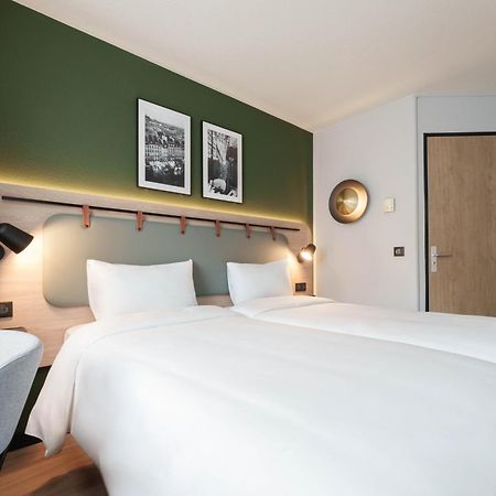 Hotel Campanile Paris Ouest - Nanterre - La Defense Exterior foto