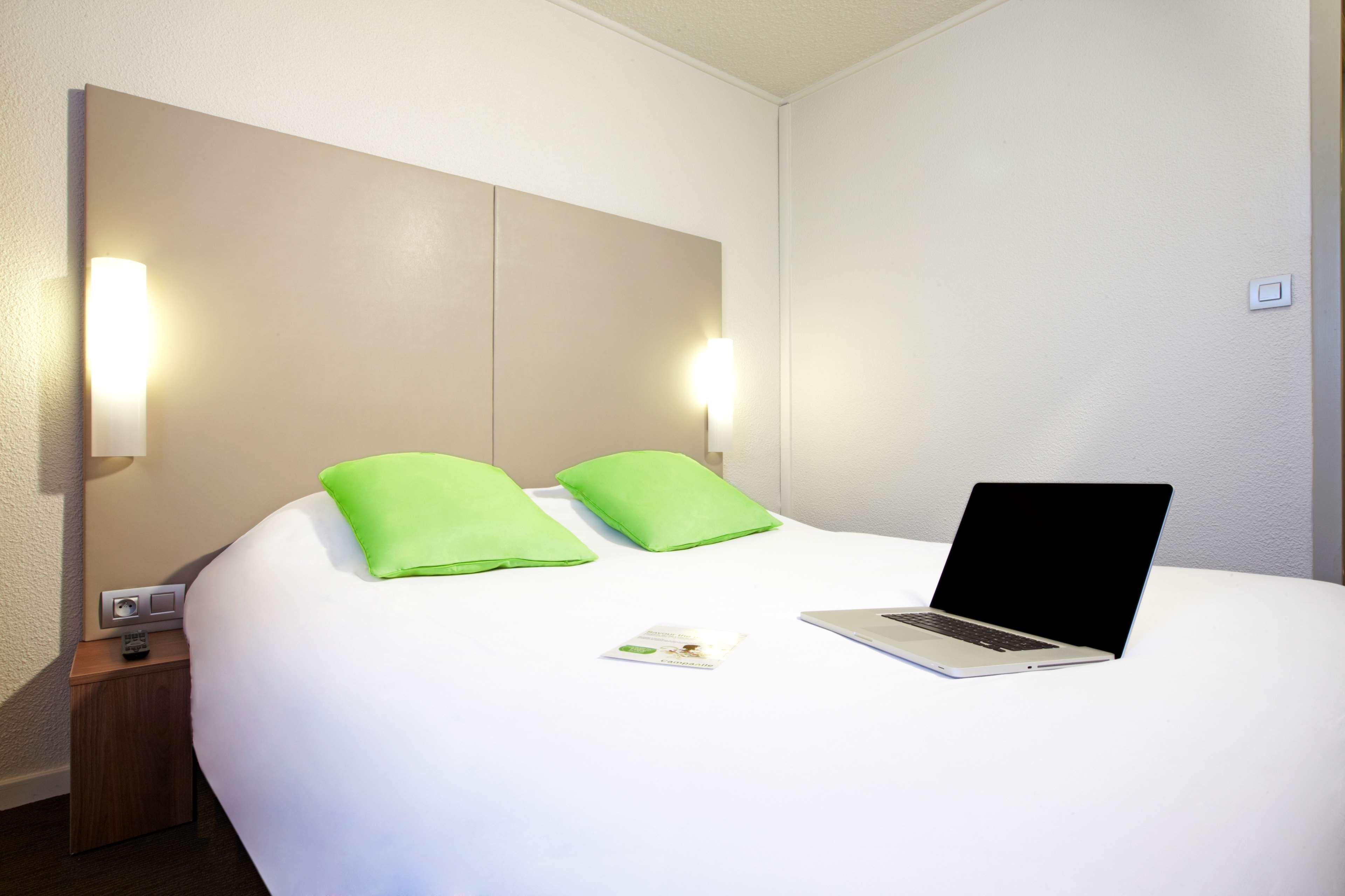 Hotel Campanile Paris Ouest - Nanterre - La Defense Exterior foto