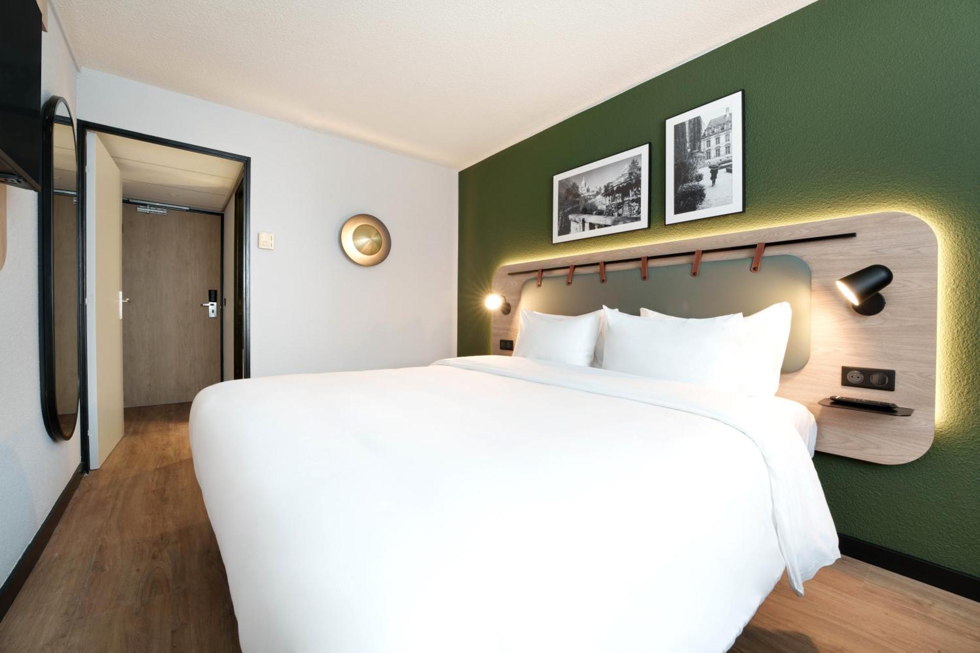 Hotel Campanile Paris Ouest - Nanterre - La Defense Exterior foto